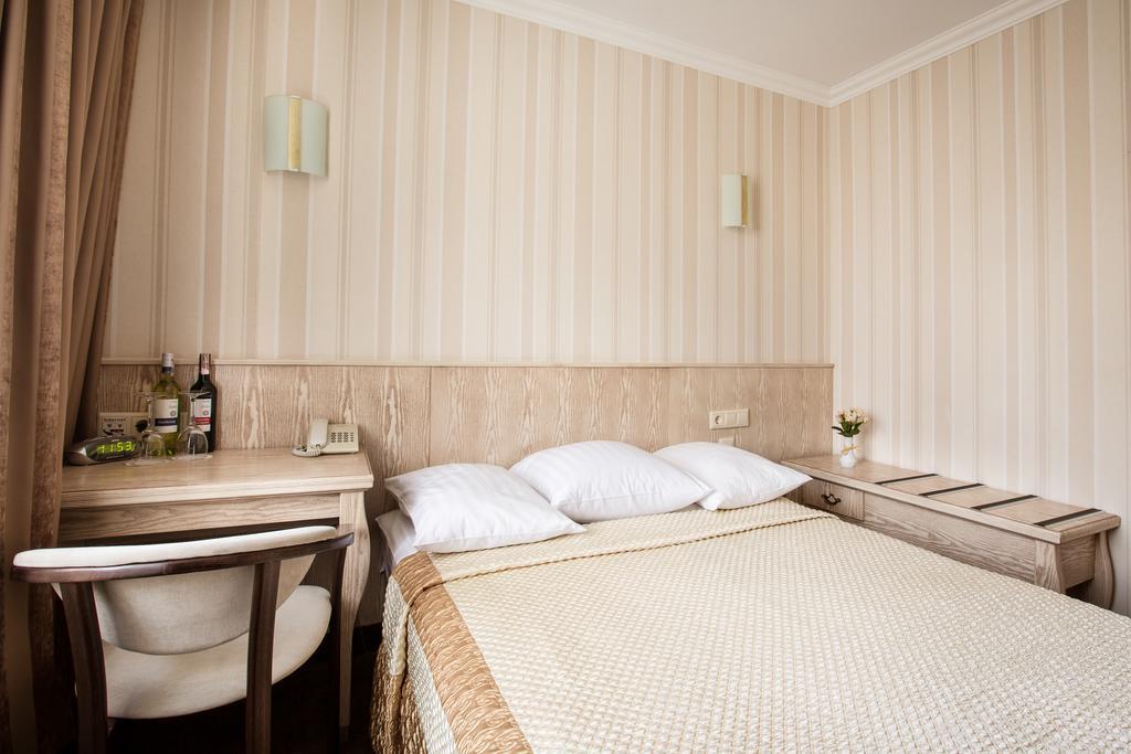 Bukovyna Hotel Tsjernivsi Buitenkant foto